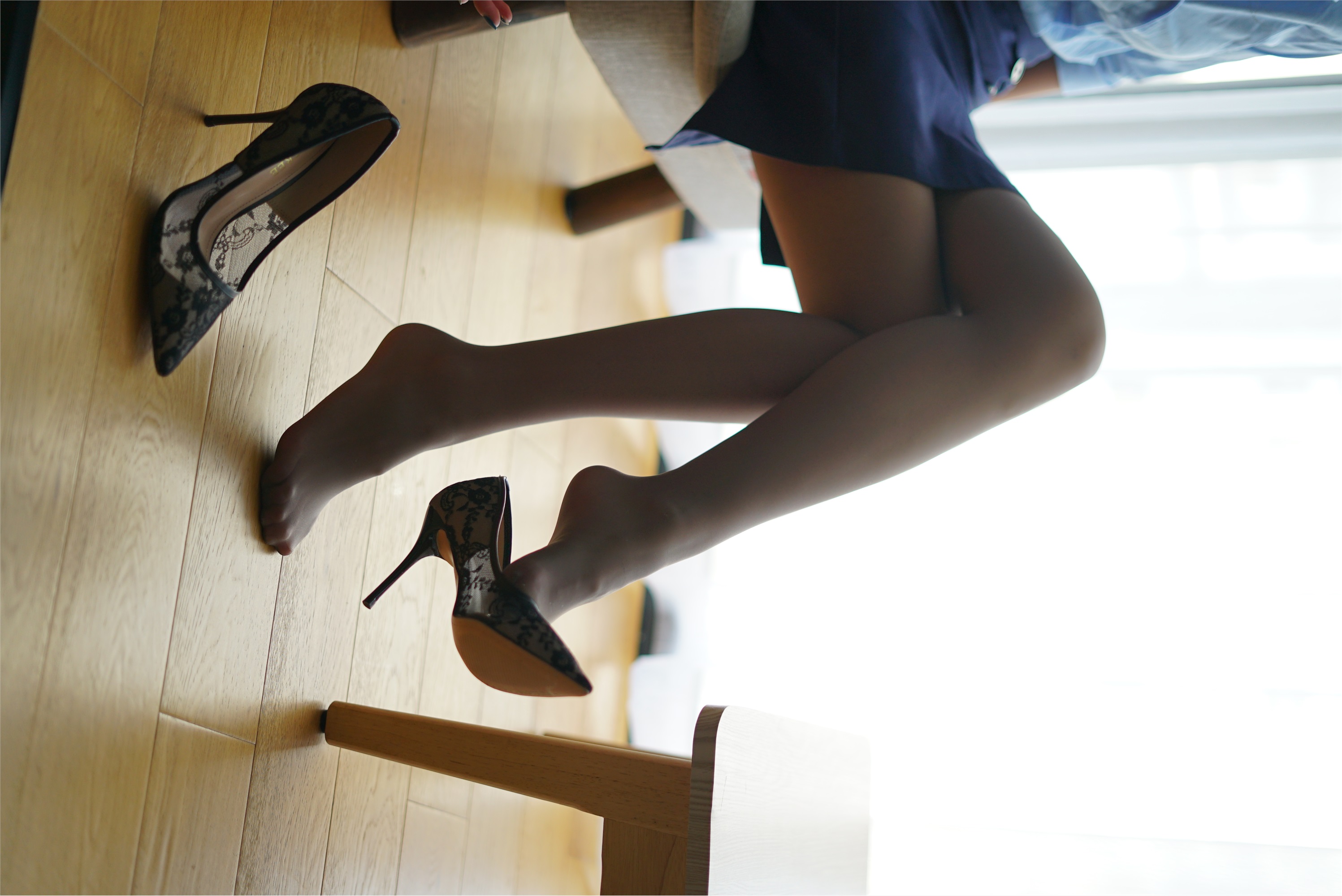 壹吻映画  2021.02.03 YW009《梦梦-蓝色职业装 》